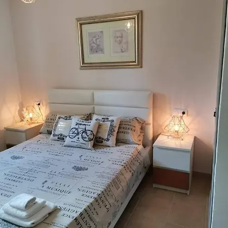 Immaculate 3-bed In Villa Jávea